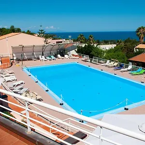 Sunnyhomecefalu39 Apartment