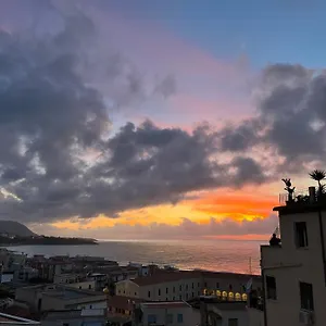 Window On The Sunset Apartment